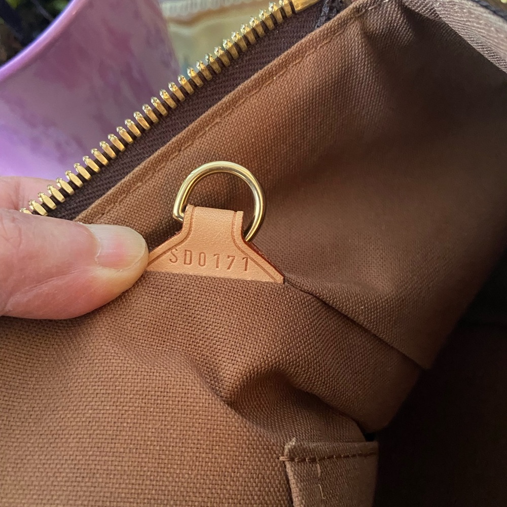 🎉Louis Vuitton 🎉Tivoli GM - Picture 13 of 16
